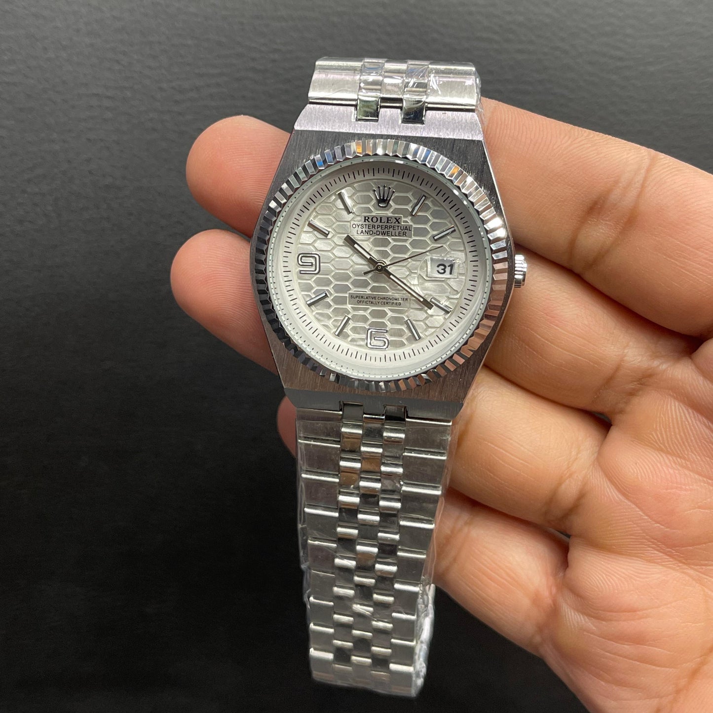 Luxury Honeycomb Oyster Series – Timeless Precision
