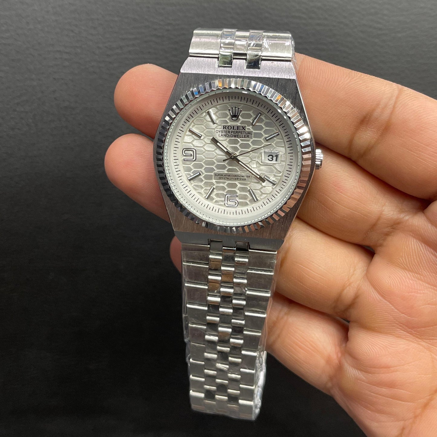 Luxury Honeycomb Oyster Series – Timeless Precision